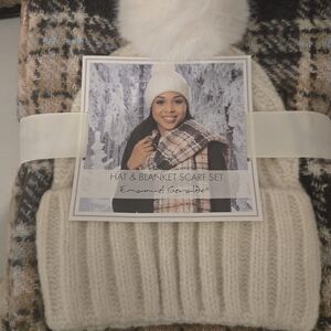 Emanuel Gerald® Hat & Blanket Scarf Set in Cream and Plaid